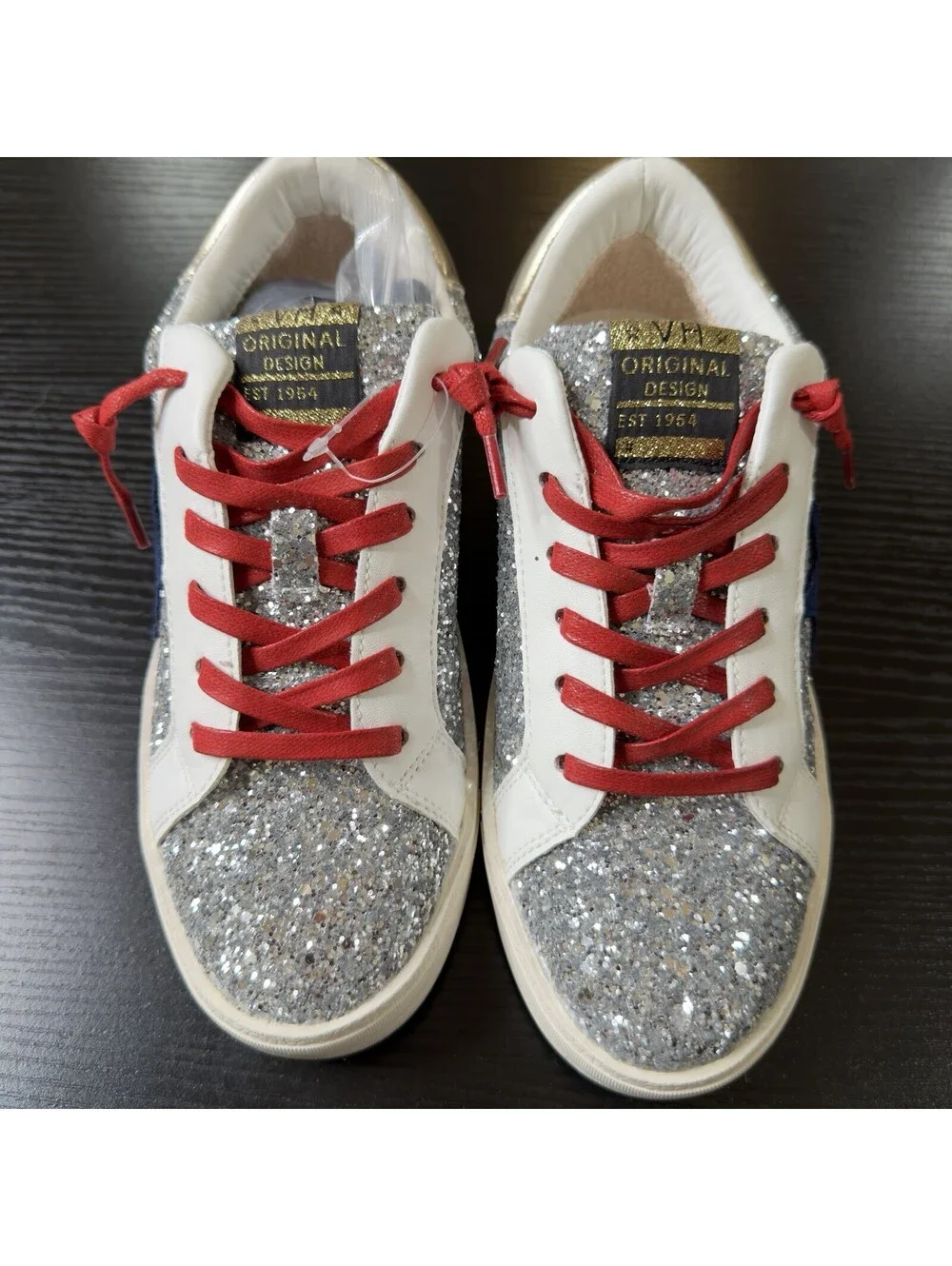 Size 6.5 Women’s Vintage Havana Silver Glitter Gray Star Red Laces Sneakers